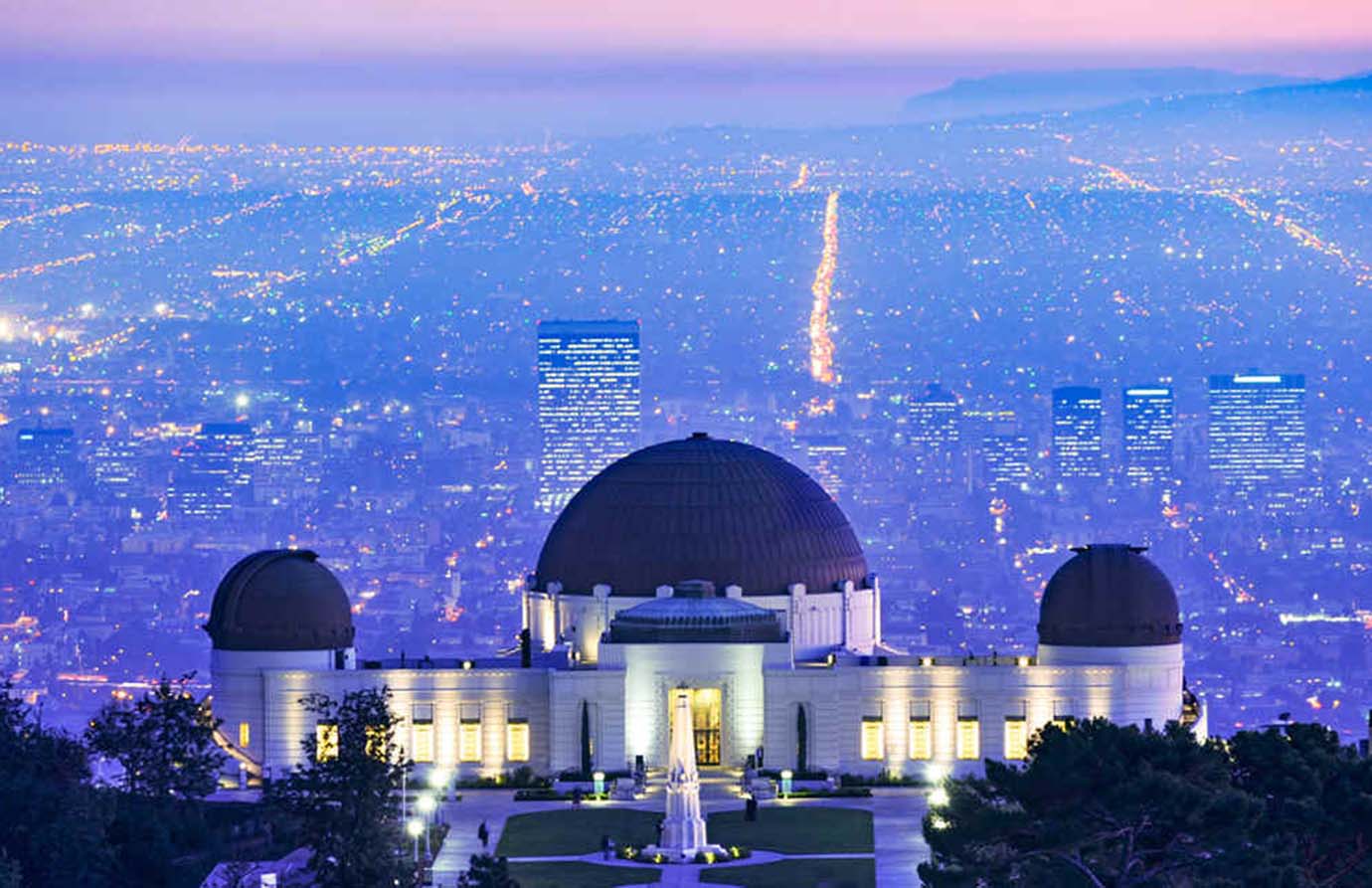 Exploring Hollywood: A Comprehensive Guide to Los Angeles’ Must-Visit Attractions